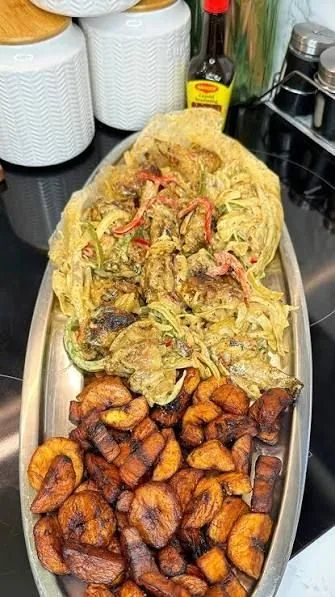 Poulet Mayo, DR Congo: Poulet mayo is a popular Congolese street food dish made from grilled or roasted chicken mixed with a generous
